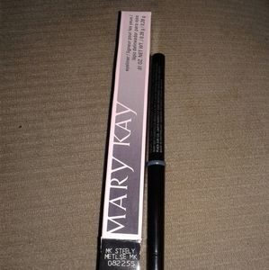 Mary Kay eyeliner in Steely metlse